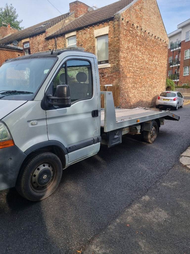Renault master recovery truck 