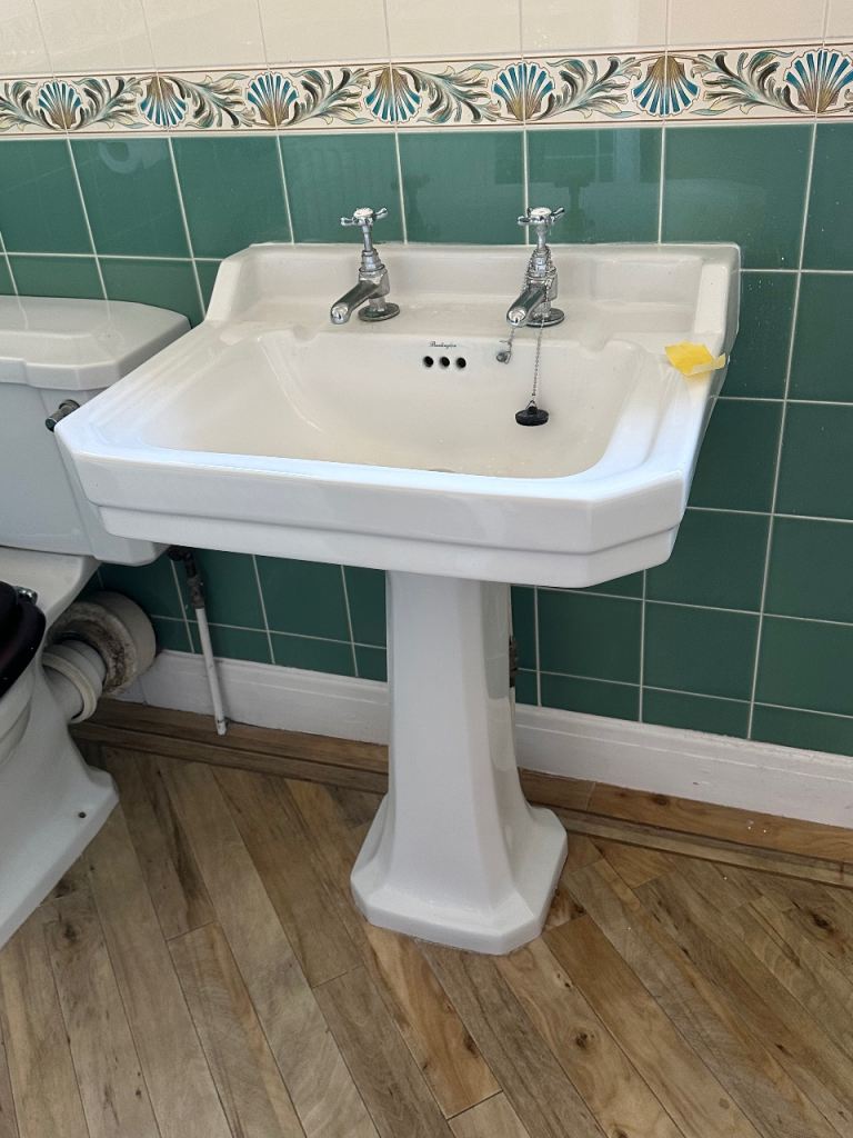 Bathroom sink