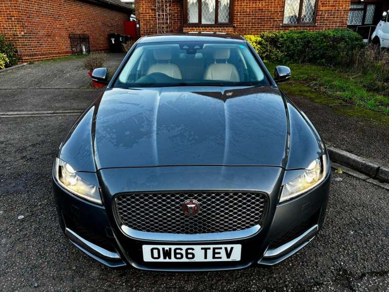 Jaguar XF 2.0d Portfolio Auto Euro 6 (s/s) 4dr 2016 (66 Reg) FSH - only 1 previous owner