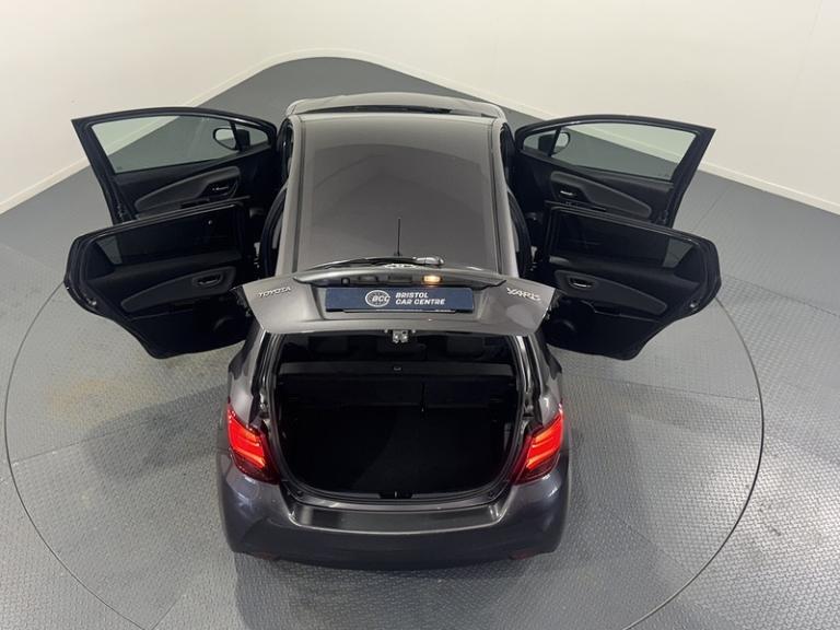 2016 Toyota Yaris Dual VVT-i Design Hatchback Petrol Manual