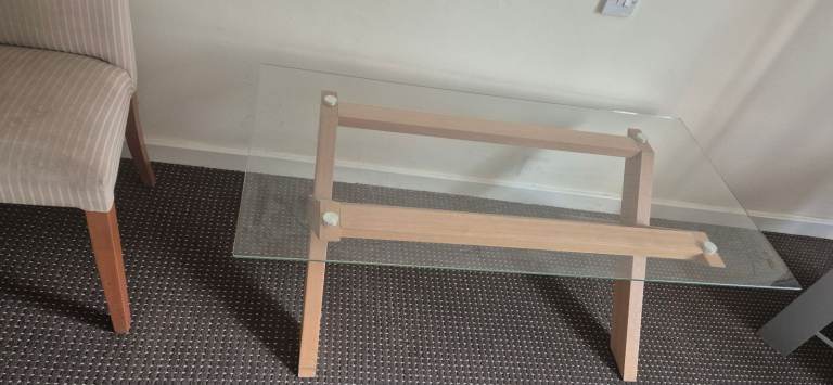 Glass coffee table 