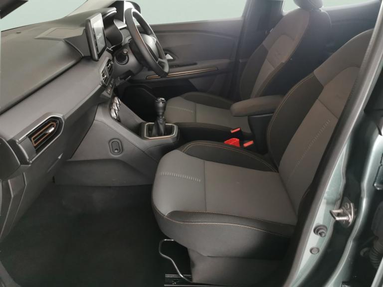 2024 Dacia Sandero Stepway 1.0 TCe EXTREME Hatchback 5dr Petrol Manual Euro 6 (s/s) (90 ps) - BLI...