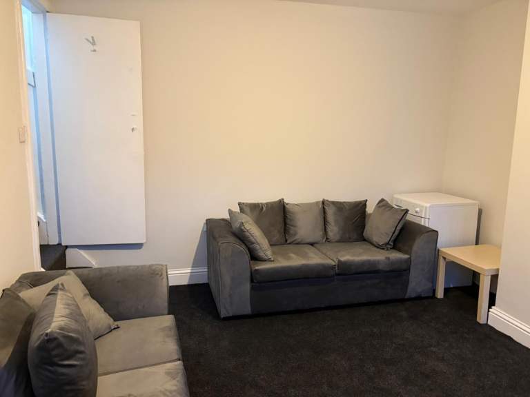 4 Bedroom House LS8 - Fully Furnished 