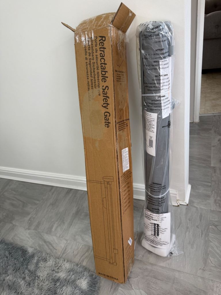 600cm Retractable Baby Gates Extra Wide, Upgraded 105cm Tall Retractable Stair Gate for Baby and Dog