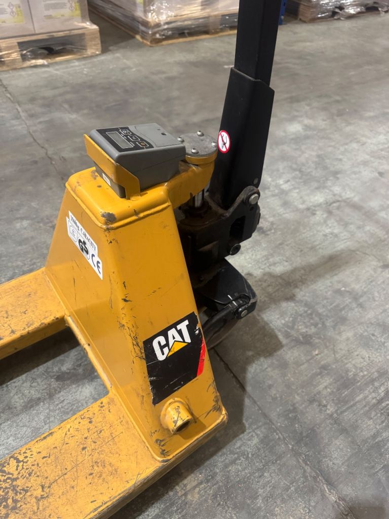 CAT 2.5 tonne pallet truck with weighing scale 2500kg