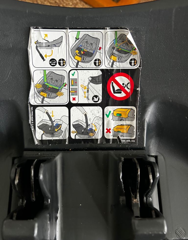 Reduced - Cybex Aton 5 Car Seat and Base (includes isofix clips)