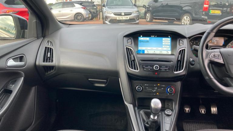 2018 Ford Focus 1.0 EcoBoost 140 ST-Line Navigation 5dr Petrol Hatchback Hatchback Petrol Manual