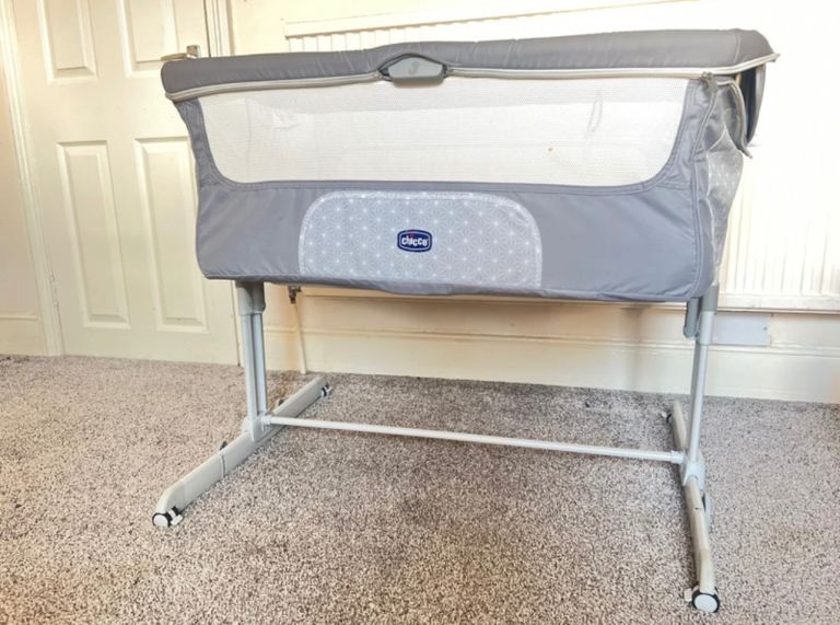 Chicco Grey Bedside Co-Sleeper Crib/Bassinet with Mattress, Mesh Sides