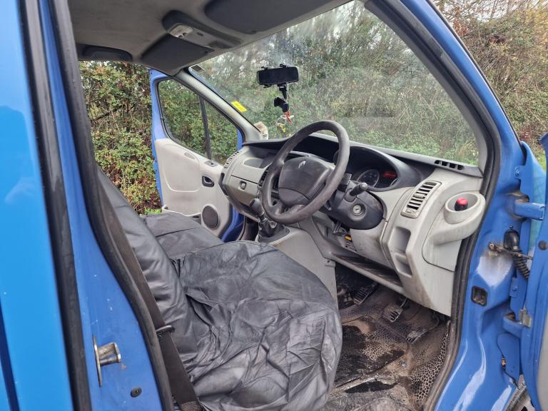 2013 Renault Trafic Blue MWB  Drives Perfect  12mth MOT  160k miles