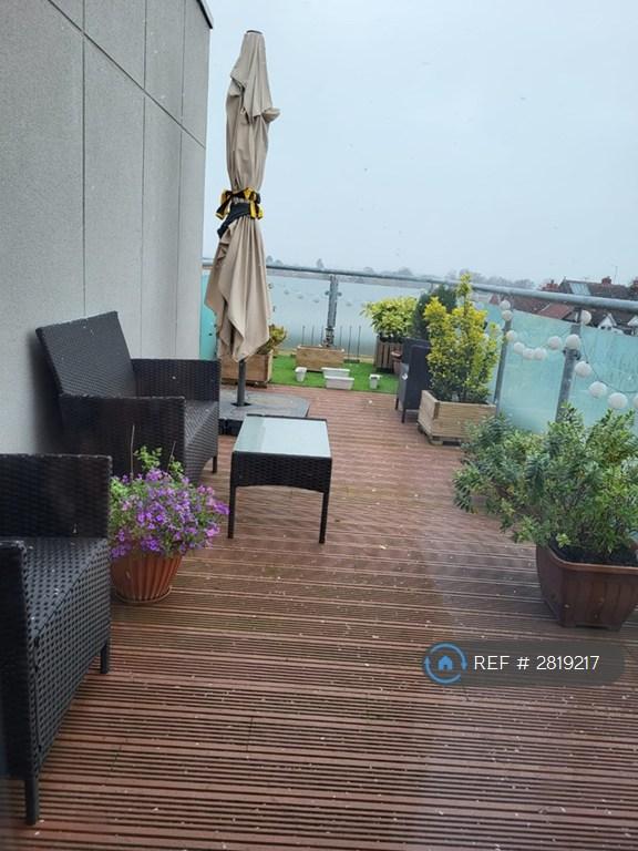 2 bedroom flat in Upton Place, Watford, WD18 (2 bed) (#2819217)