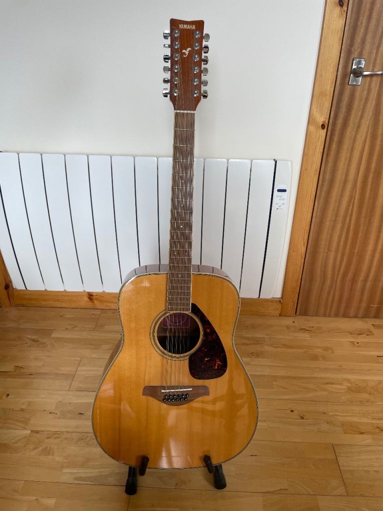 Yamaha FG720S-12 12-String Acoustic Guitar with Stand – Good Condition. Slight damage to lacquer 
