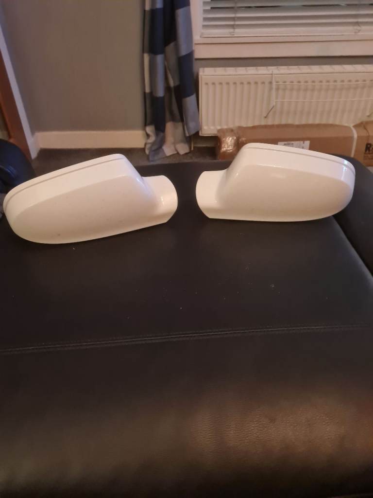Audi A3/A4 wing mirror covers white