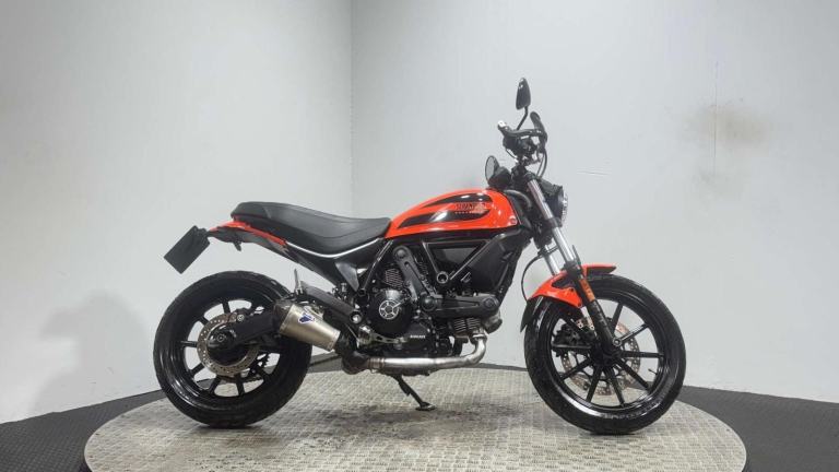 Ducati Scrambler 400 SIXTY 2 2016 14K NEW MOT A2 READY FULL SERVICE SPORTS EXHAU