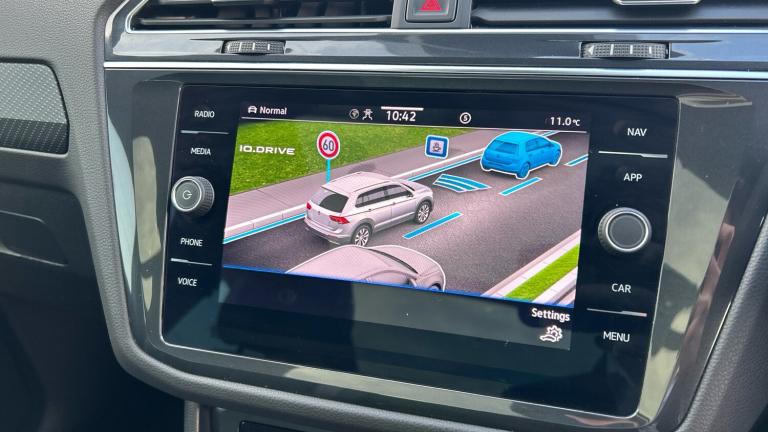 2022 Volkswagen Tiguan 2.0 TDI 200 4Motion R-Line 5dr DSG ESTATE DIESEL Automatic