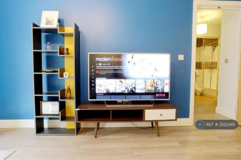 2 bedroom flat in Upper Marshall Street, Birmingham, B1 (2 bed) (#2522345)