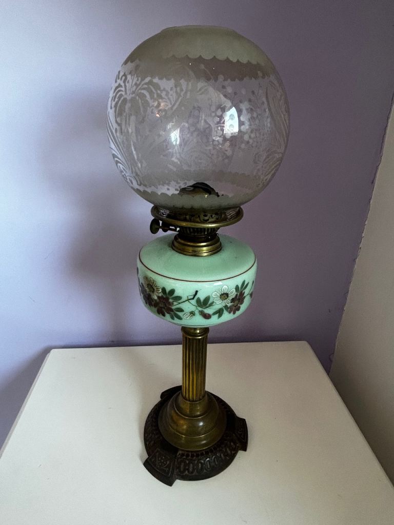 Vintage oil lamp, duplex burner, painted flowers and etched shade