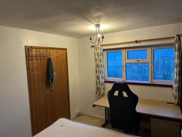 One ground floor room in 3 bed property. Combe Down. 