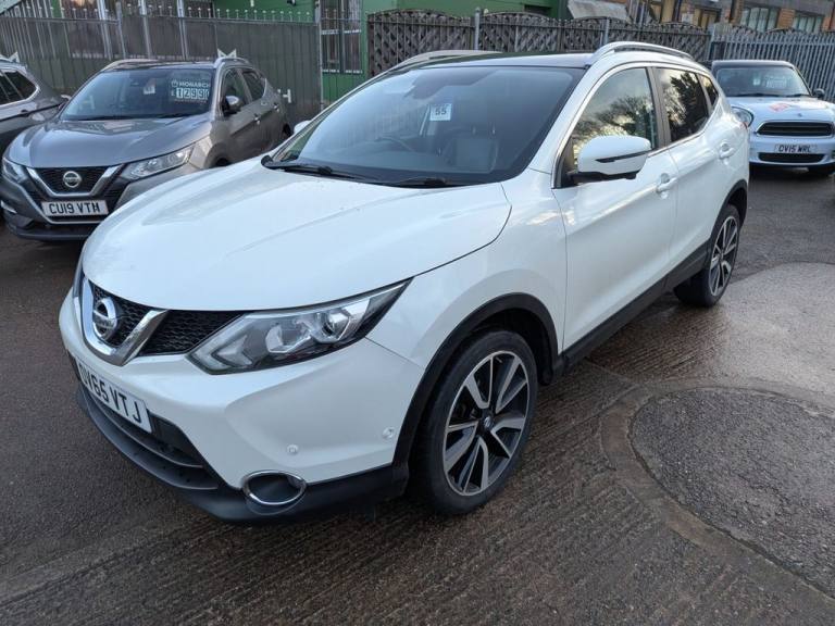 2015 Nissan Qashqai 1.5 dCi Tekna SUV 5dr Diesel Manual 2WD Euro 6 (s/s) (110 ps) HATCHBACK Diese...