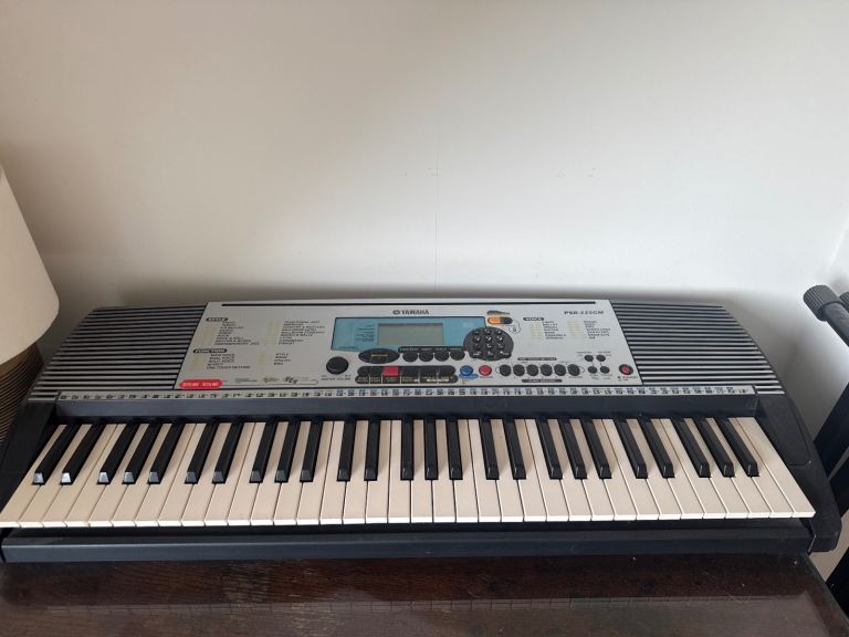 Yamaha PSR-225GM keyboard 