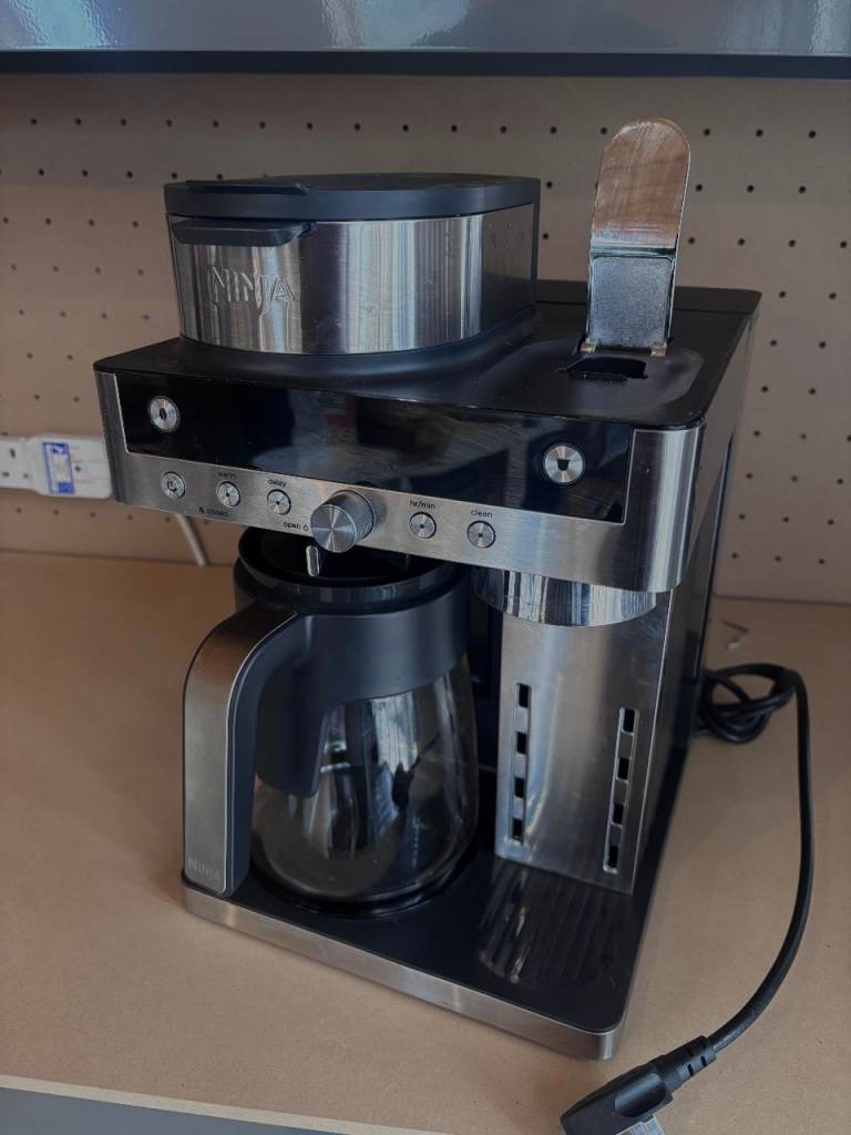 Ninja Multi-Serve Dual Brew Coffee Machine (Filter & Pods) - Great Condition
