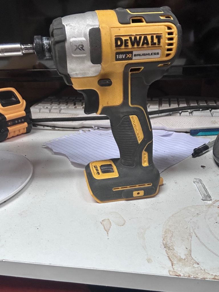 DeWalt DCF887 18V XR Brushless Impact Driver – Good Condition