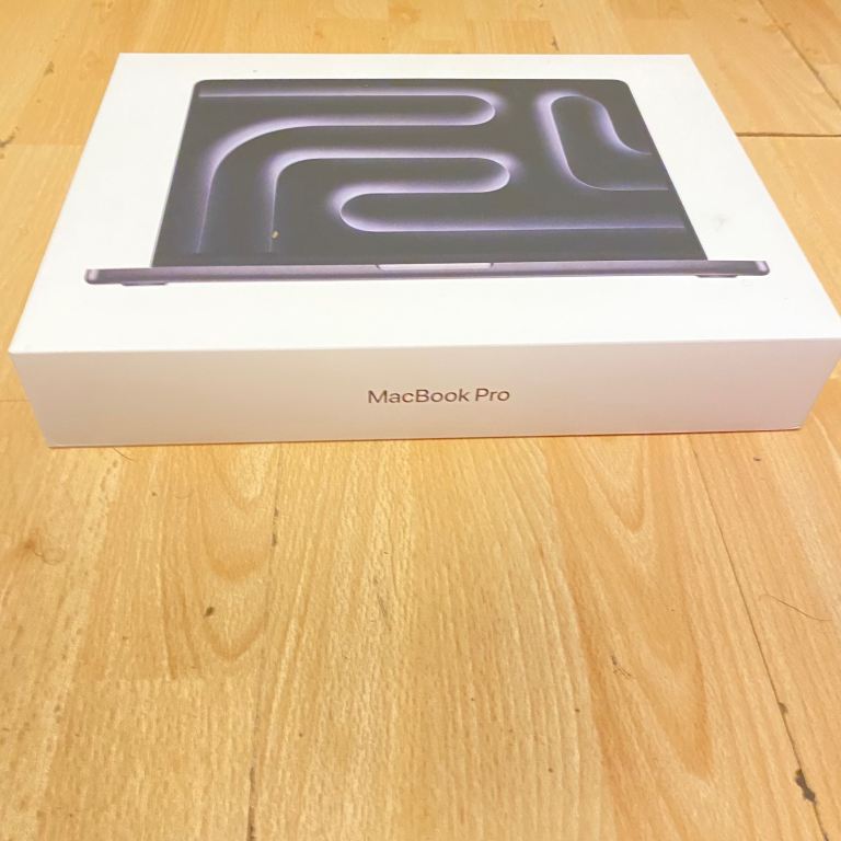 Apple MacBook Pro 14 inch Space Black 2025 Model M5 Chip 16GB RAM 512GB Brand New Boxed