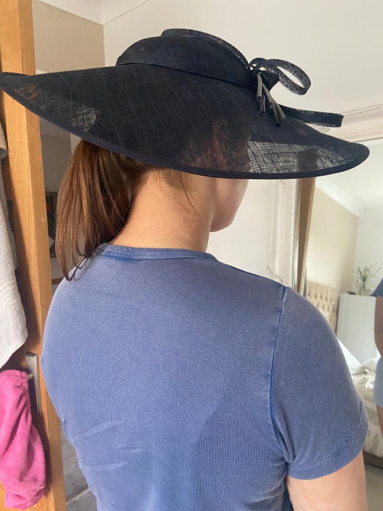 Beautiful Hat Karen Millen navy one size
