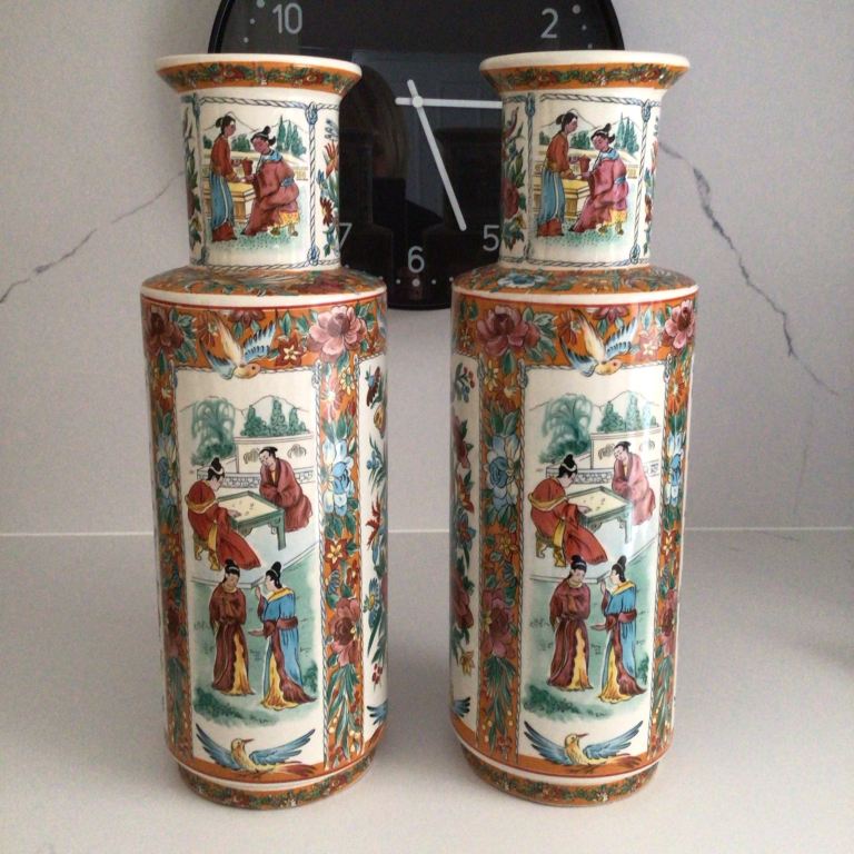 VINTAGE LARGE CHINESE PAIR OF PORCELAIN VASES *COLLECTION ONLY*