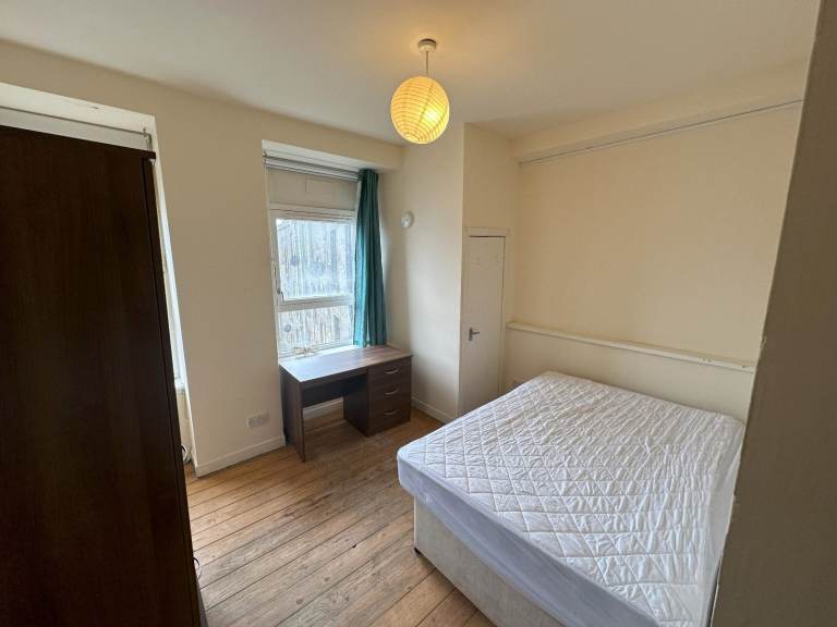 1D Raglan Street Student Flat Share