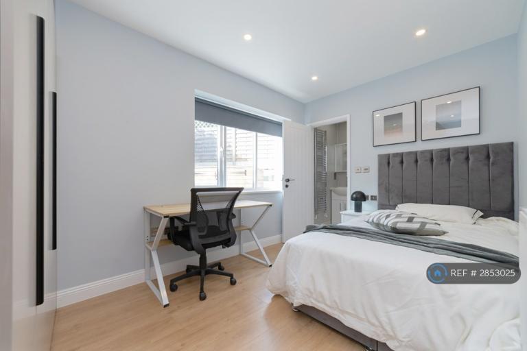 1 bedroom in Hallmead Road, Sutton, SM1 (#2853025)