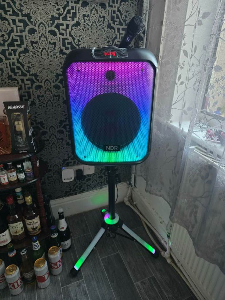 NDR Party Speaker with Light Effects and Stand – Good Condition
