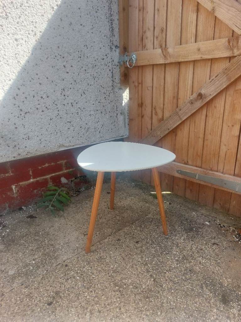 Small White Side Table with Wooden Legs – Good Condition