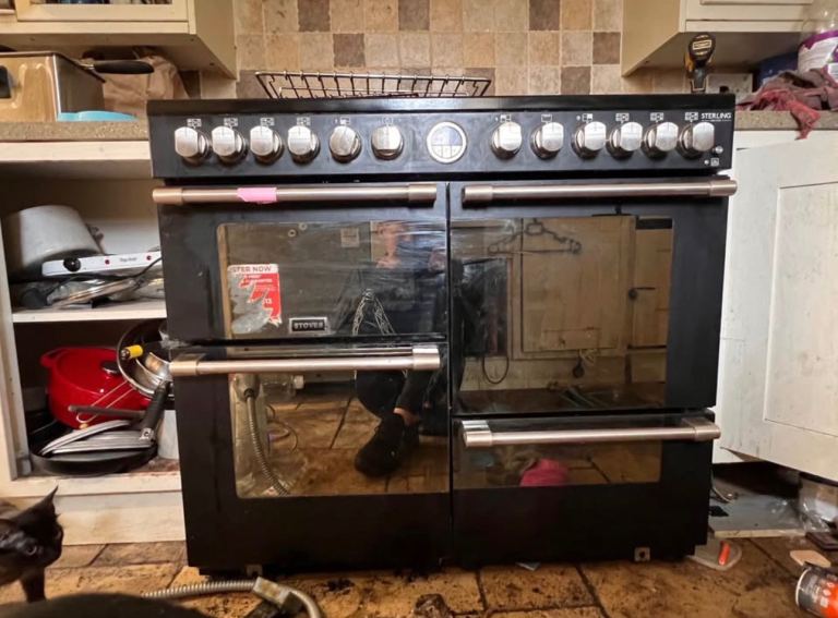 Stoves Sterling Deluxe duel fuel Range cooker black 110cm