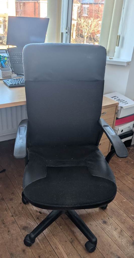 Office / gaming chair