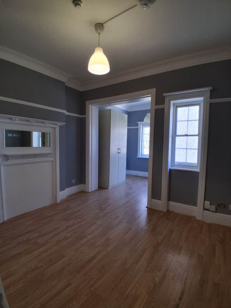 Lovely 1 Bedroom Flat in Brent - For single parent with child only!