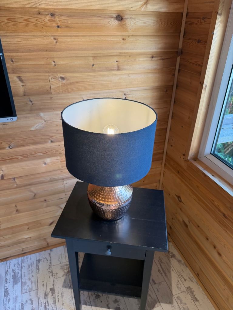 Table lamp