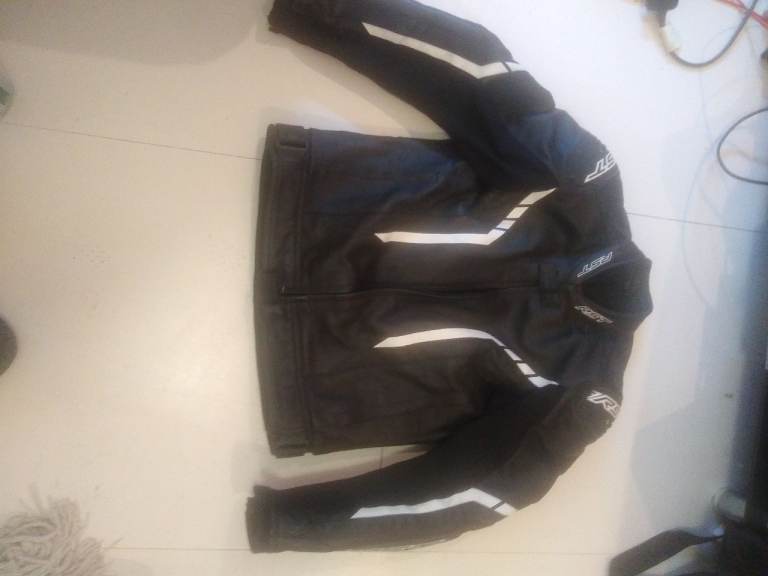 RST 2353 jacket. Worn once. UK 42