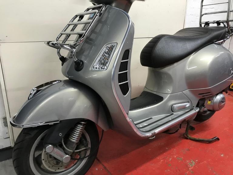 Piaggio Vespa GTS 300i