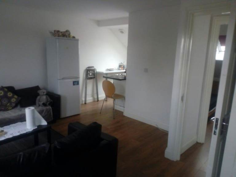 1 bed flat bills included