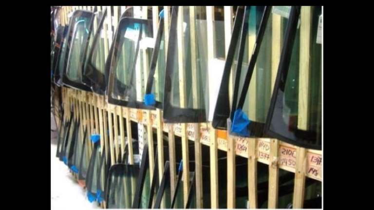 Window. Glass. Front Screens Windowscreen. Vauxhall Ford 