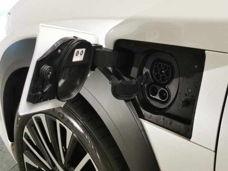 2024 Lexus RZ 450e 230kW Direct4 Premium + 71 kWh 5dr Auto ESTATE ELECTRIC Automatic