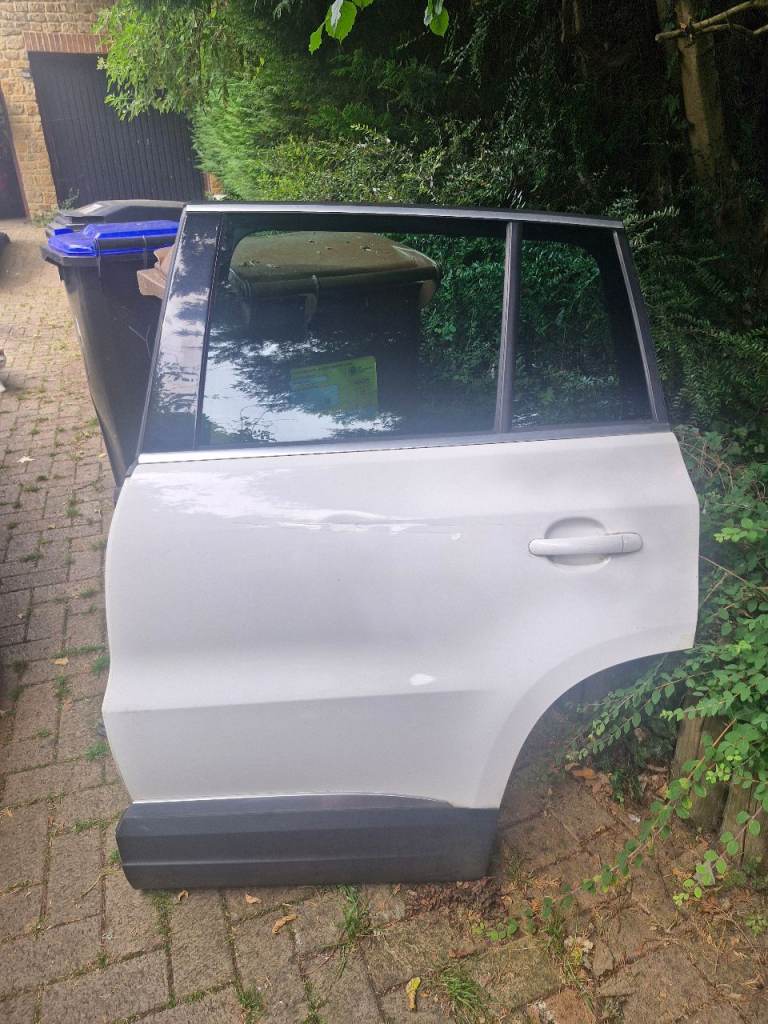 VW Tigwan Rear Passenger Side Door - Cosmetically damaged