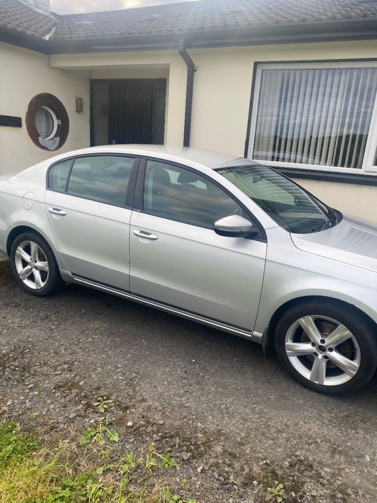 Volkswagen, PASSAT, Saloon, 2013, Manual, 1598 (cc), 4 doors