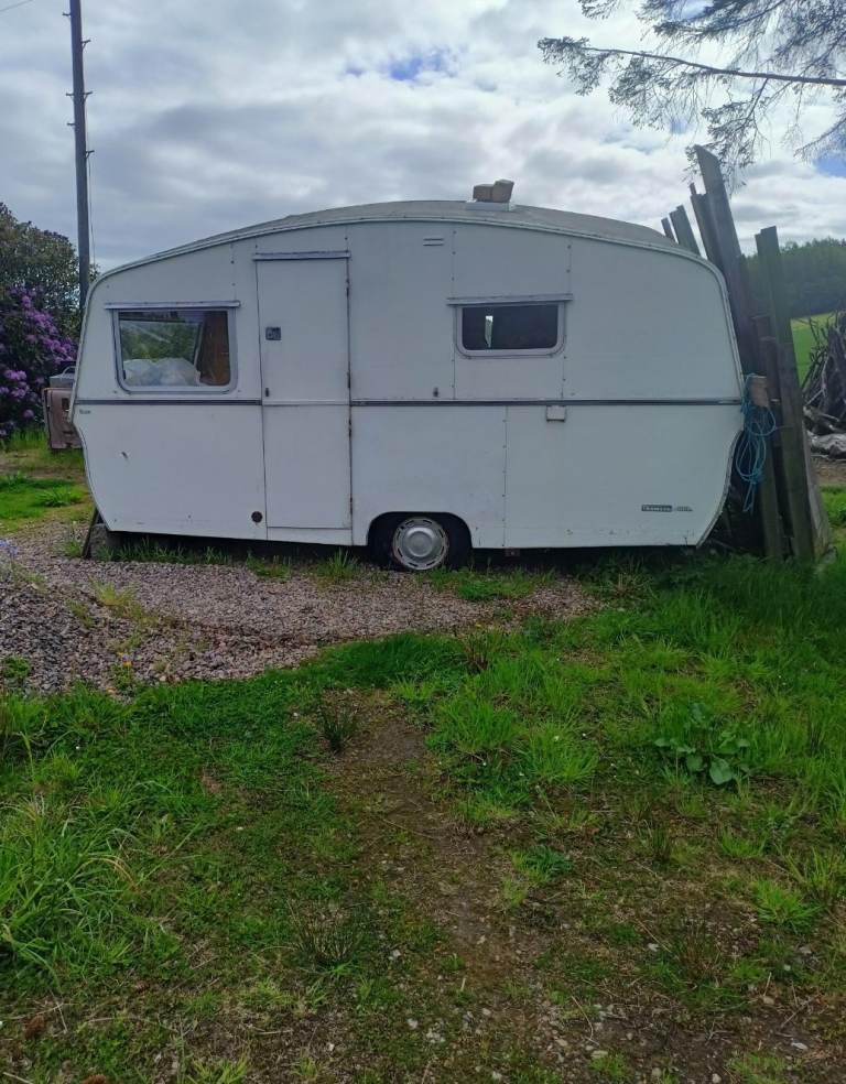 1964 VINTAGE CARAVAN...