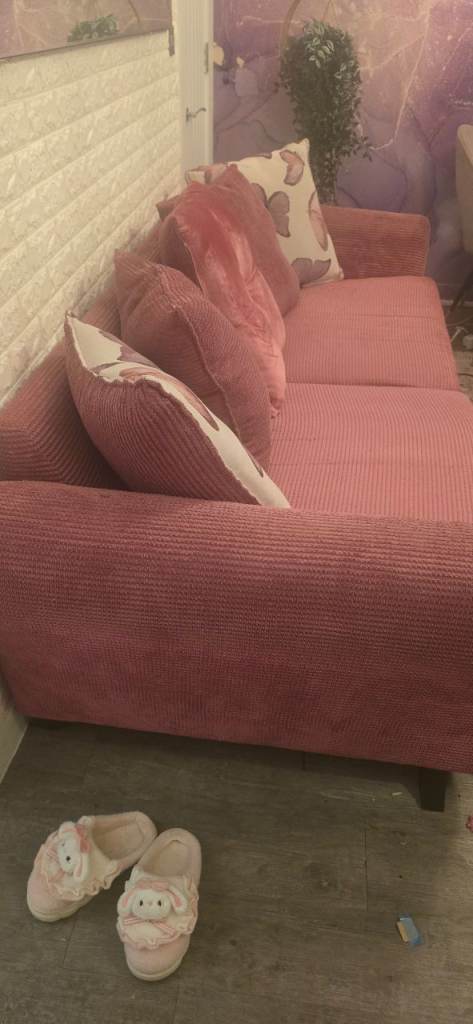 real bargain of DFS sofa 