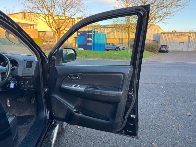 2015 Toyota Hilux Invincible D/Cab Pick Up 3.0 D-4D 4WD 171 Auto PICK UP DIESEL Automatic