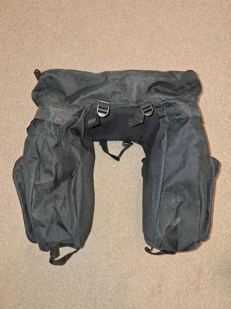 Cycle panniers