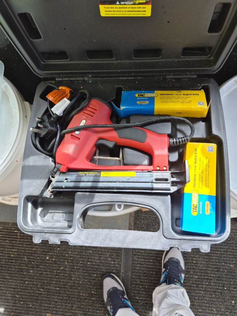 Nail gun
