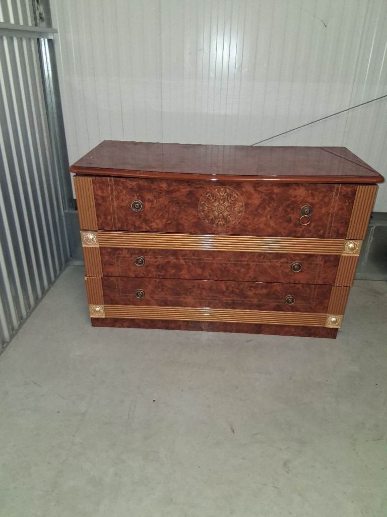 VINTAGE WOODEN CHEST OF DRAWERS – Good Condition