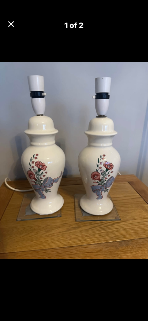 Table lamps with long leads